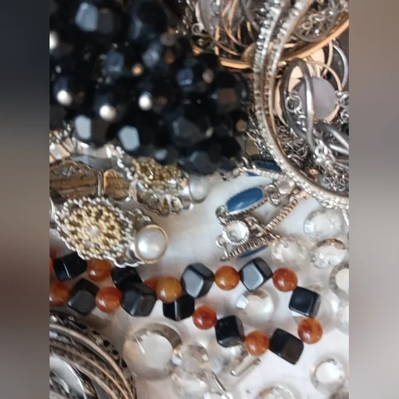 3+ lbs Lot Costume Jewelry VTG  Modern Junk Art Craft Wear Resell *LOOK* - Picture 3 of 11